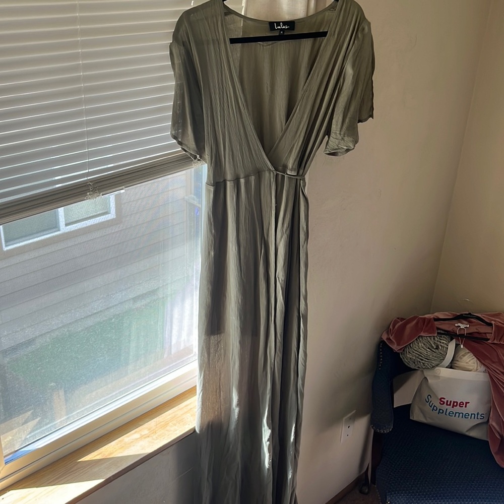 Lulus Full length Sage green flowy dress
